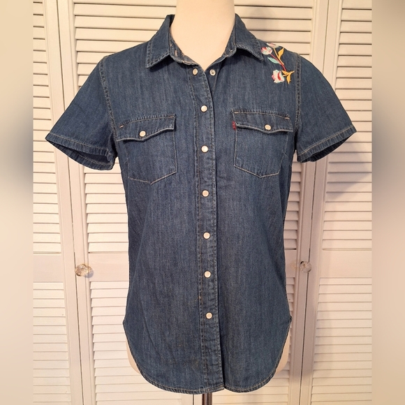 Levi's Soft Denim Short Sleeve Embroidery Button-Up Shirt XS *D2 - Picture 2 of 6